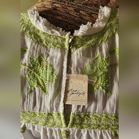 Free People Edie Embroidered Top White and Green Combo Size Large New With Tags - Picture 3 of 11